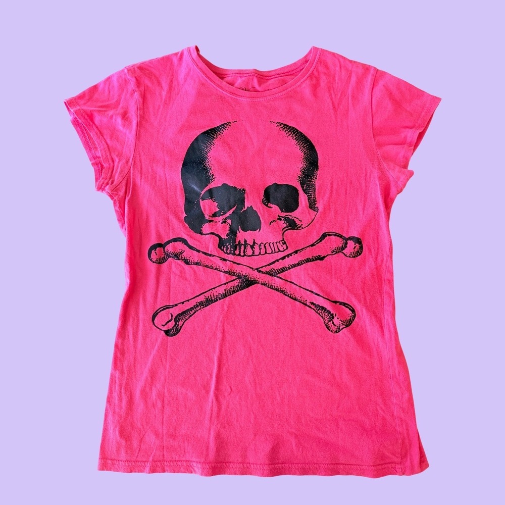 Y2K L.O.L. Vintage Pink Skull Crossbones Graphic Tee Shirt Scene #18